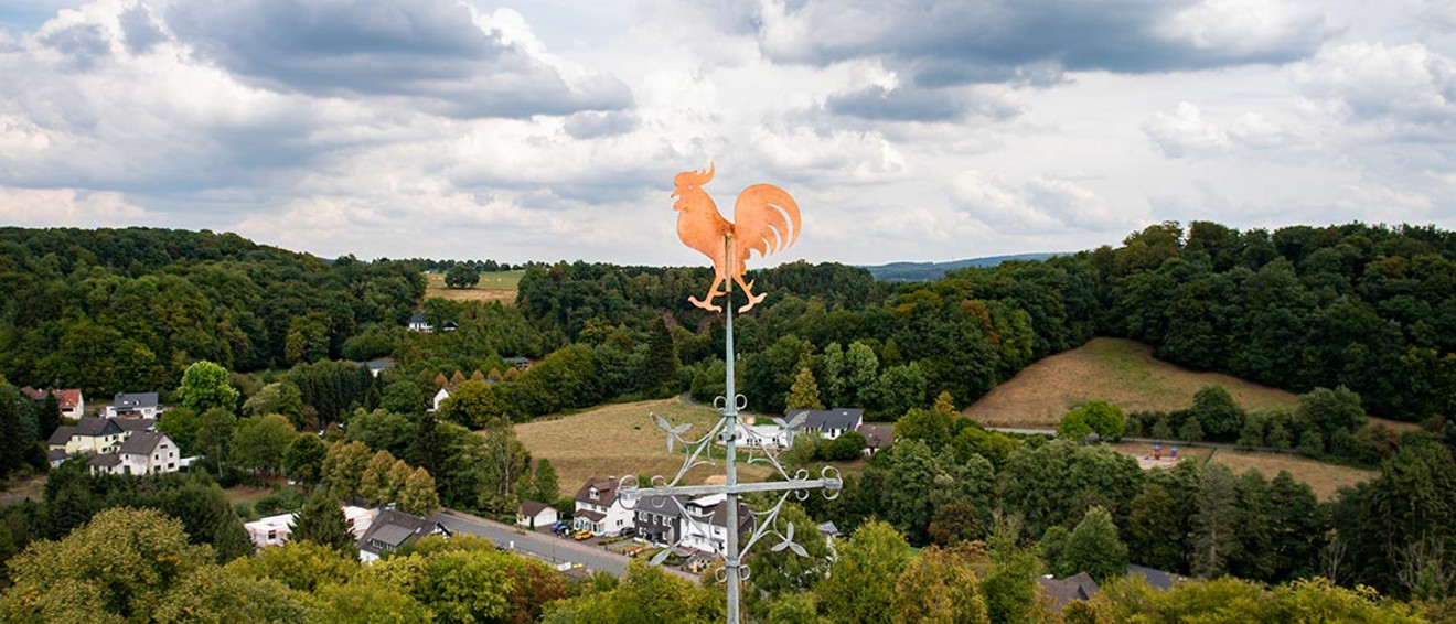 Kirche Schönenberg Ruppichteroth Wetterhahn Dachdecker