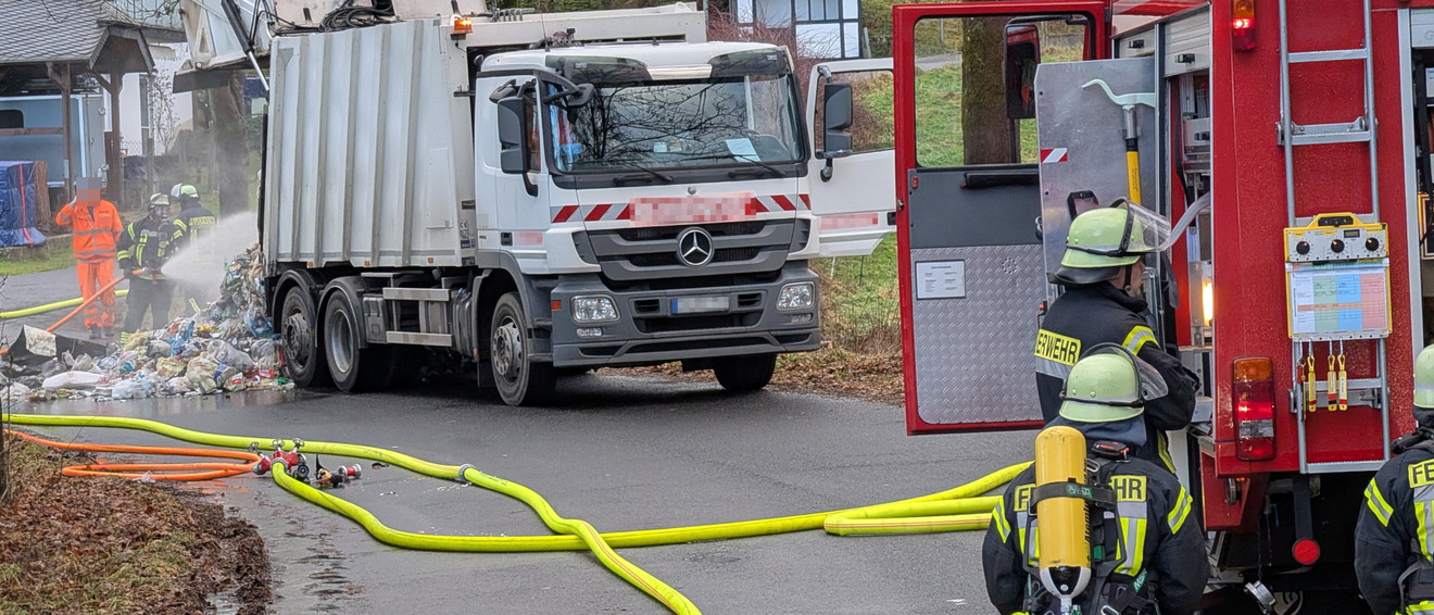 Im Müllwagen entwickelte sich ein Feuer