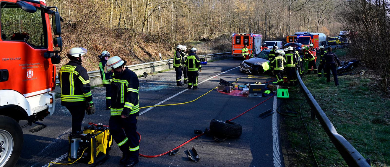 Feuerwehr auf der B478 im Einsatz