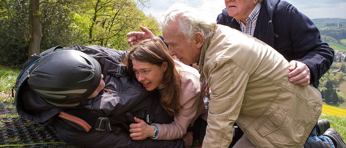 Weltkriegsbombe Entschärfen: Dramatische Szenen Aus Dem Abgesperrten Evakuierungsgebiet. - istn3ym